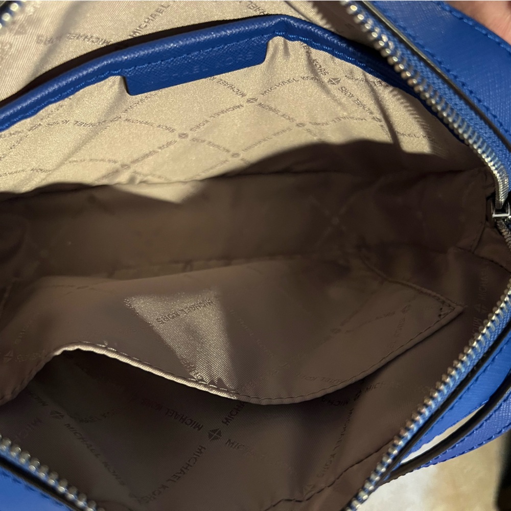Electric blue Michael Kors crossbody - Picture 5 of 7